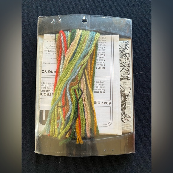 VTG 80’ Oriental Lantern Needlecraft NIB Set kit! 5x7 size! - Picture 4 of 5